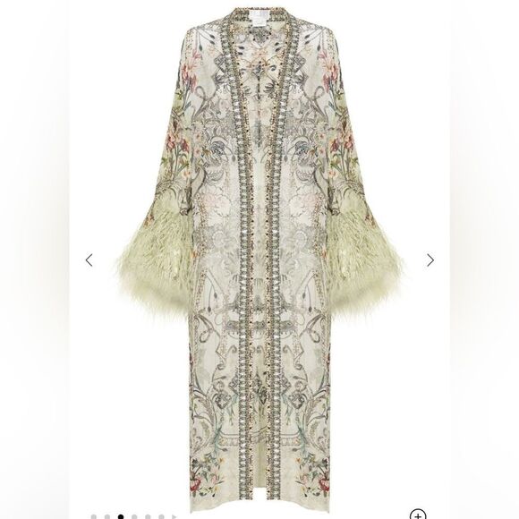 NWT 1000.00 CAMILLA Flare Sleeve Long Robe
Brick Lane Beauty OS COLLECTED PIECE - Picture 1 of 6